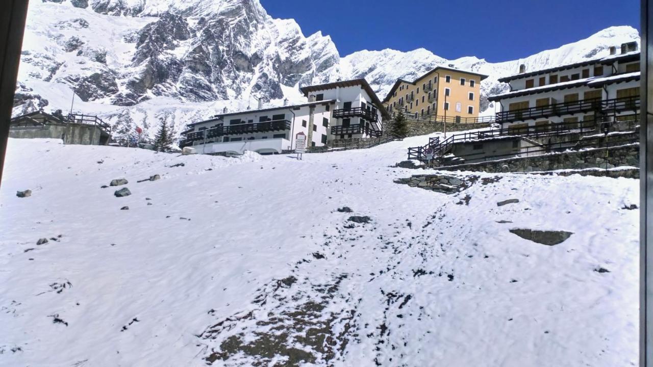 Giomein Sporting Red House Breuil-Cervinia Dış mekan fotoğraf