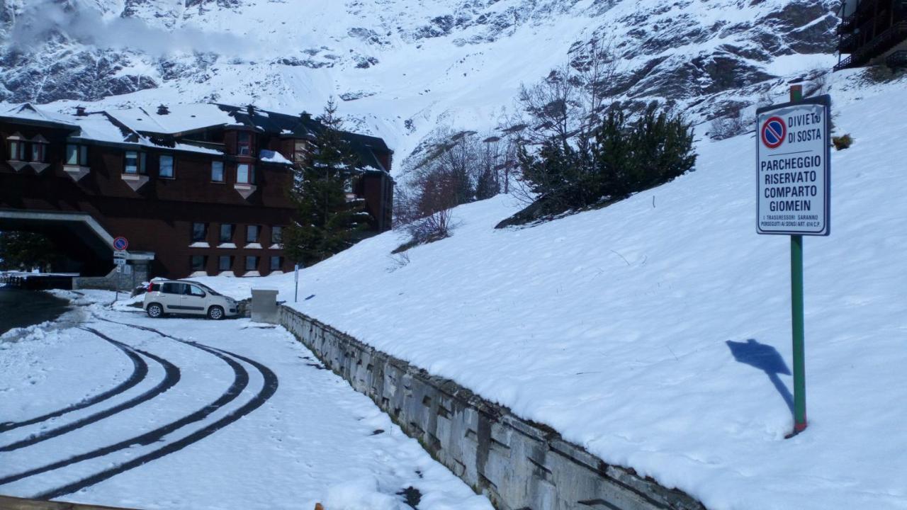 Giomein Sporting Red House Breuil-Cervinia Dış mekan fotoğraf