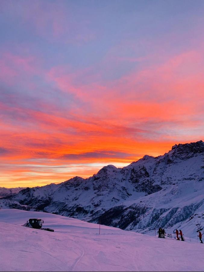 Giomein Sporting Red House Breuil-Cervinia Dış mekan fotoğraf